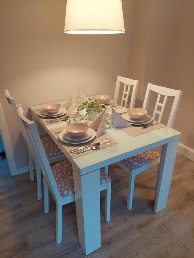 Helles Modern Eingerichtetes Apartment Halle  Bagian luar foto