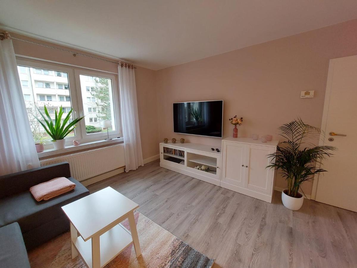 Helles Modern Eingerichtetes Apartment Halle  Bagian luar foto