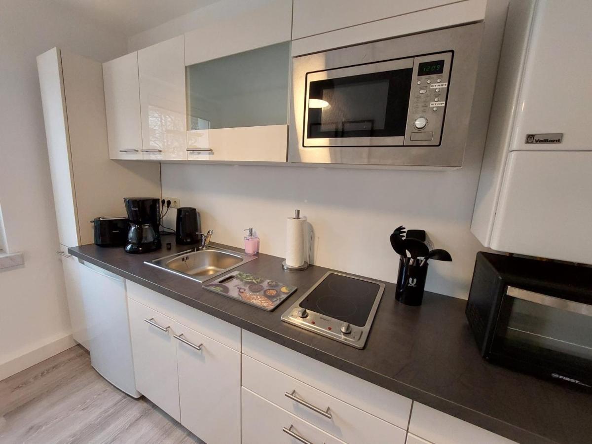 Helles Modern Eingerichtetes Apartment Halle  Bagian luar foto